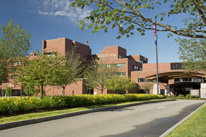 The front entrance of Cheshire Medical Center's main campus 